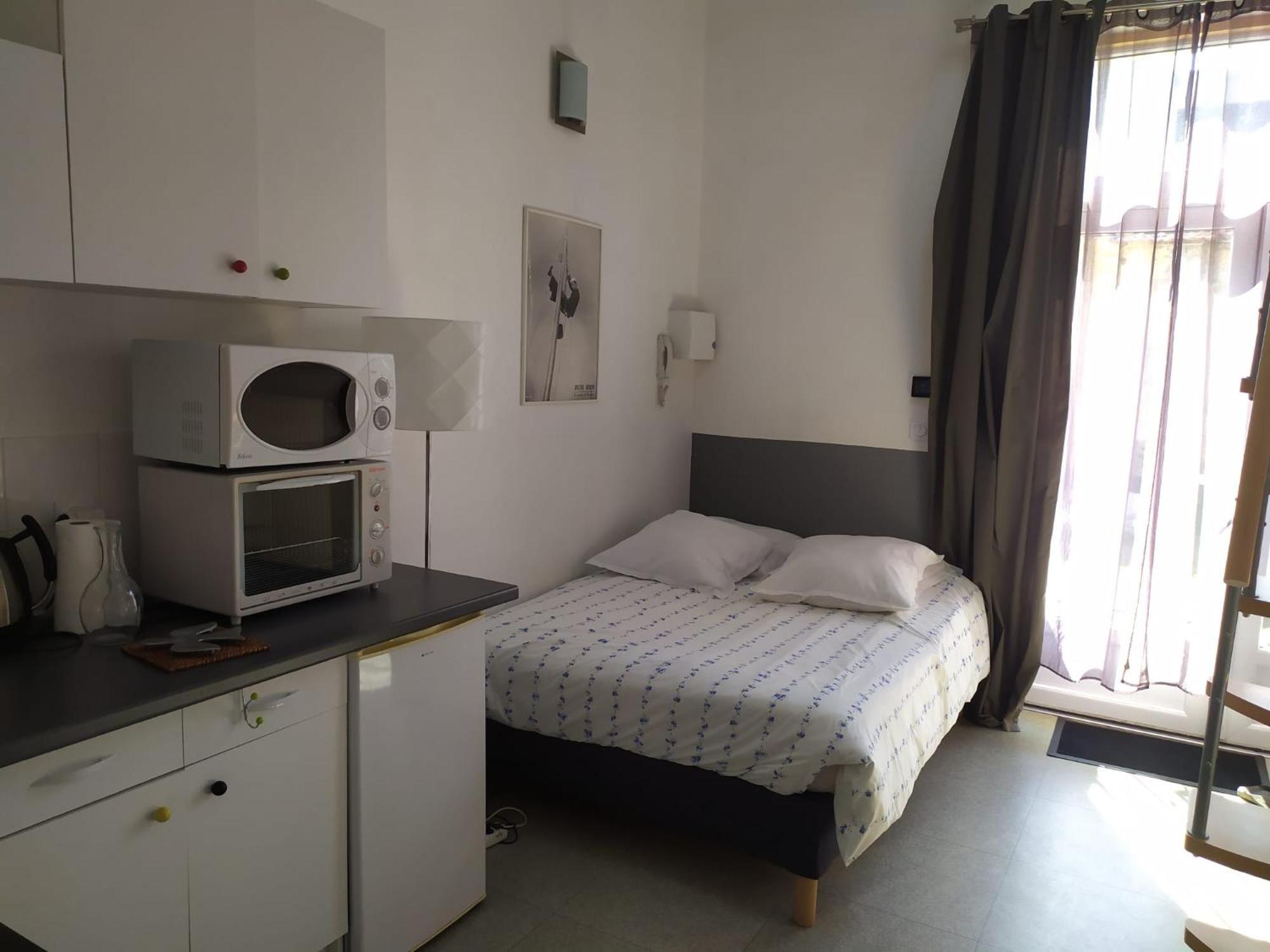 Aparthotel Les Bains Douches Périgueux Esterno foto
