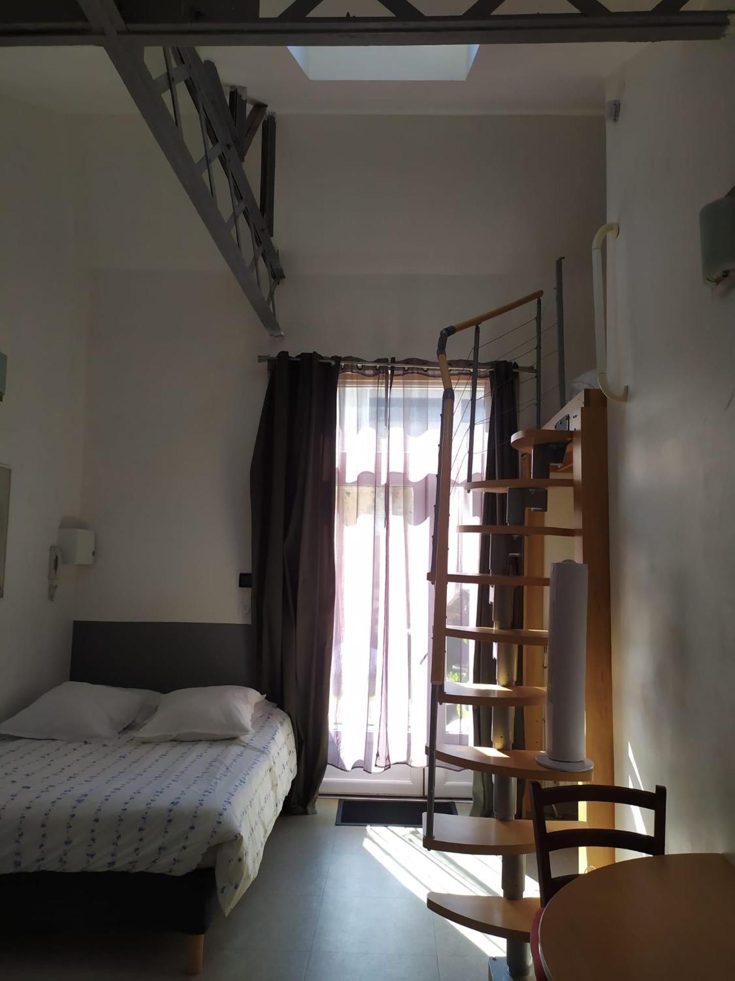 Aparthotel Les Bains Douches Périgueux Esterno foto
