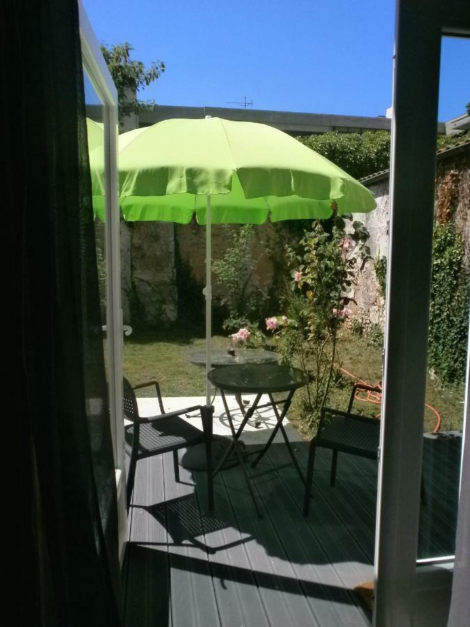 Aparthotel Les Bains Douches Périgueux Esterno foto