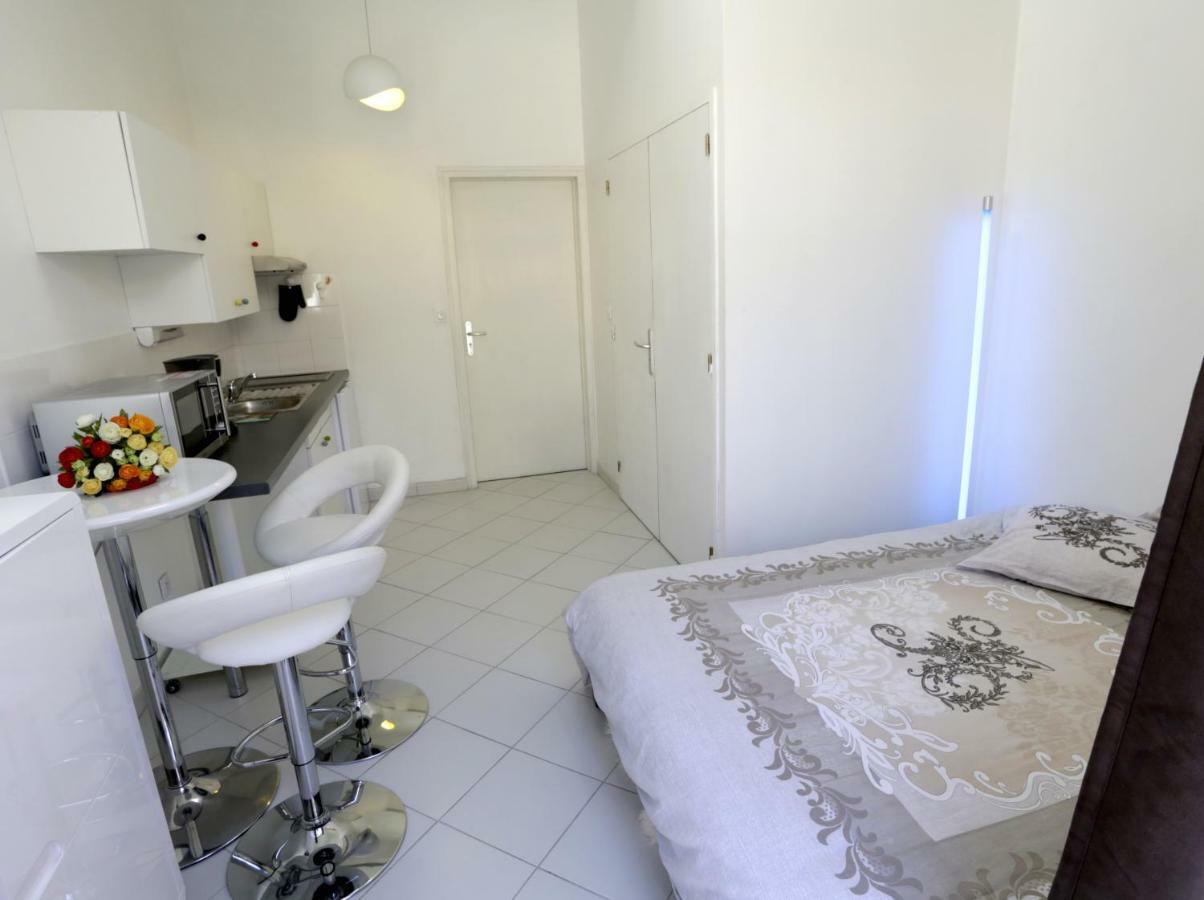 Aparthotel Les Bains Douches Périgueux Esterno foto