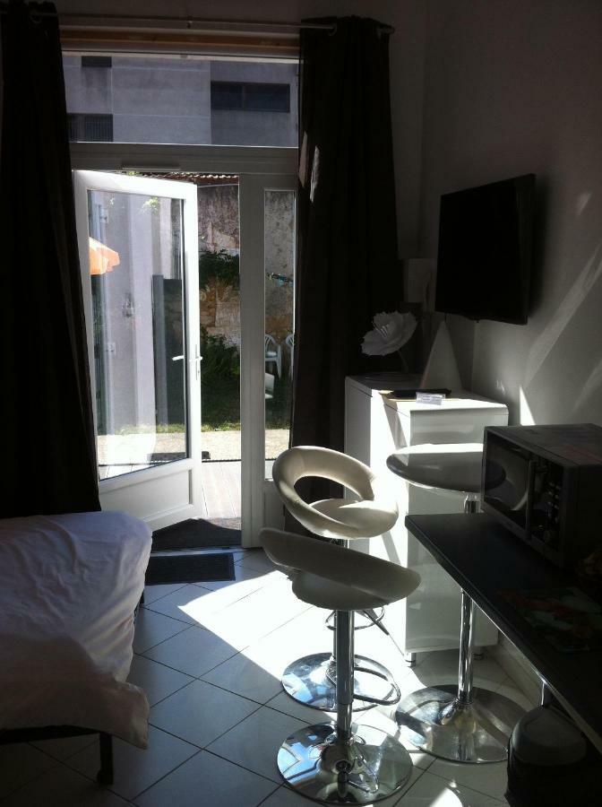 Aparthotel Les Bains Douches Périgueux Esterno foto